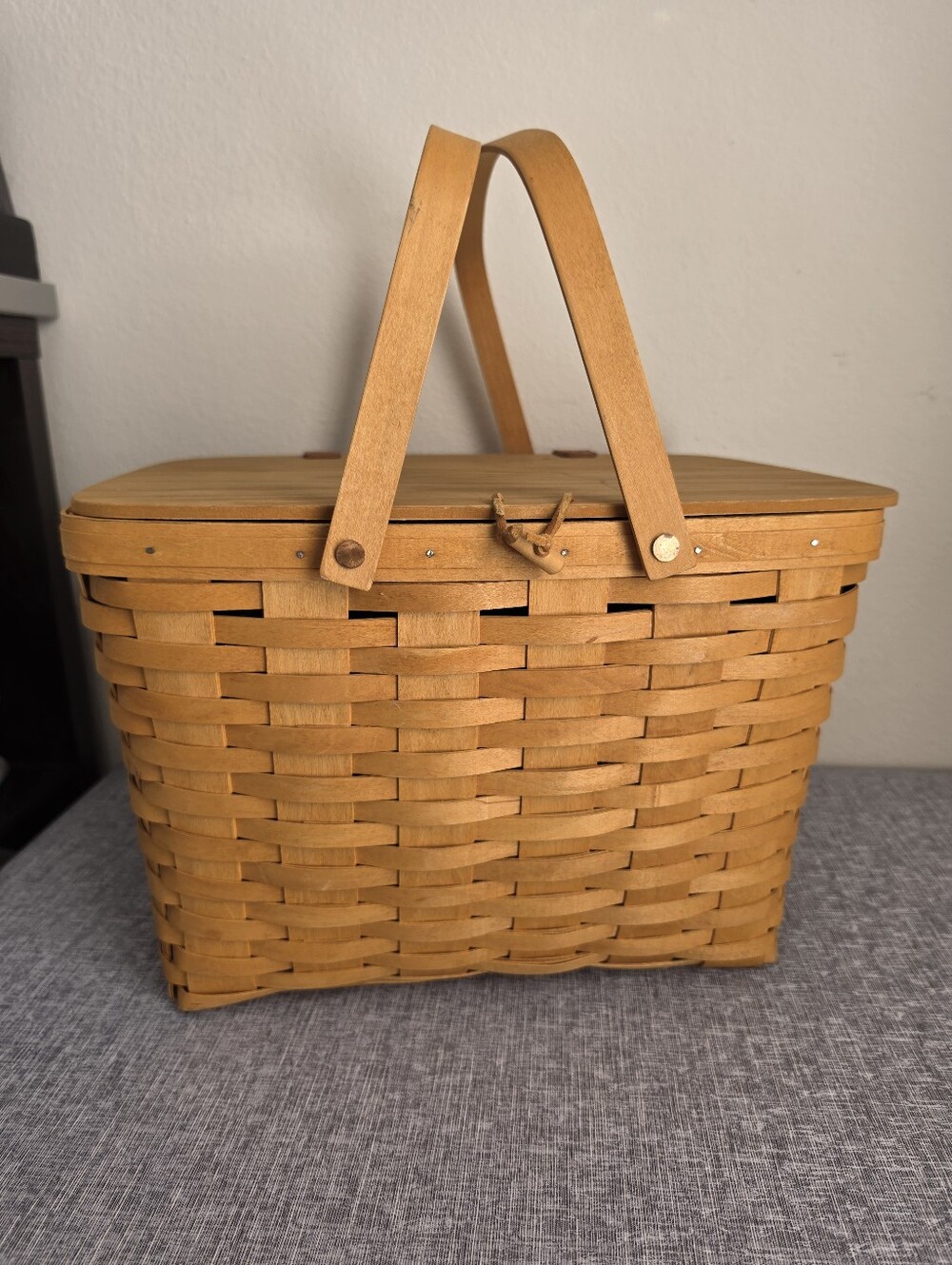 Vintage Longaberger Large 16x13x11 Picnic Basket Riser 2000